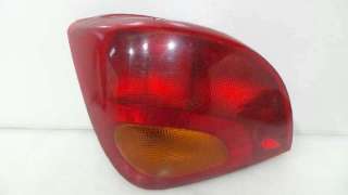 PILOTO TRASERO IZQUIERDO FORD FIESTA BERLINA 1995- - 1104055 / 1044156