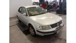 VOLKSWAGEN PASSAT BERLINA (3B2) 1998-2000 Comfortline Berlina sedan 116 Diesel  - 23143