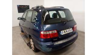 kia carens 2002-2006 del año 2005