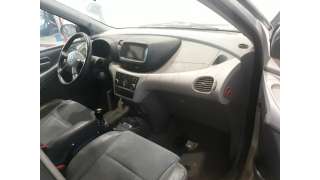 nissan almera tino (v10m) 2000-2006 del año 2004