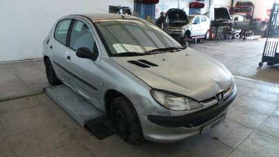 peugeot 206 berlina 1998-2010 del año 2002