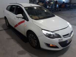 opel astra j sports tourer 2010-2015 del año 2013