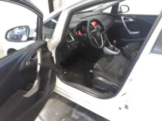 opel astra j sports tourer 2010-2015 del año 2013