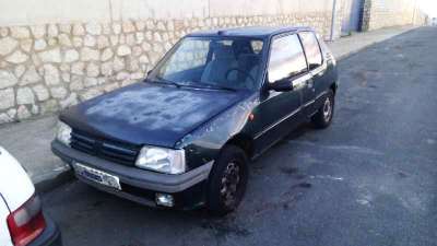 peugeot 205 berlina 1983-1998 del año 1996