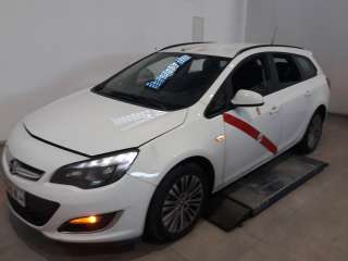 opel astra j sports tourer 2010-2015 del año 2013