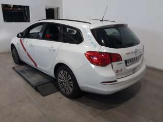 opel astra j sports tourer 2010-2015 del año 2013