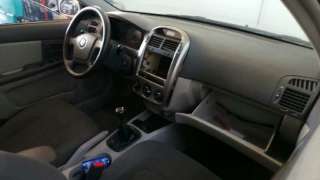 kia cerato 2004-2007 del año 2005