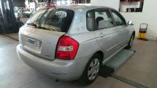 kia cerato 2004-2007 del año 2005