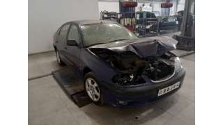 toyota avensis berlina (t 22) 1997-2003 del año 2000