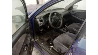 toyota avensis berlina (t 22) 1997-2003 del año 2000
