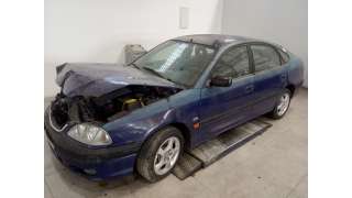 toyota avensis berlina (t 22) 1997-2003 del año 2000