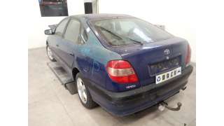 toyota avensis berlina (t 22) 1997-2003 del año 2000