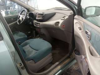 nissan almera tino (v10m) 2000-2006 del año 2001