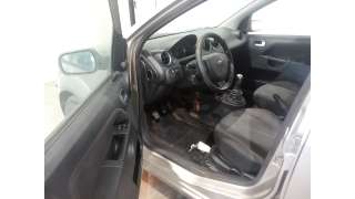 ford fiesta (cbk) 2001-2008 del año 2004