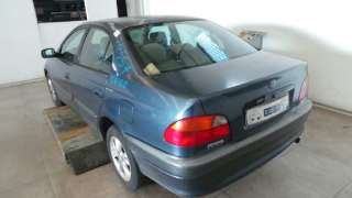 toyota avensis berlina (t 22) 1997-2003 del año 2000