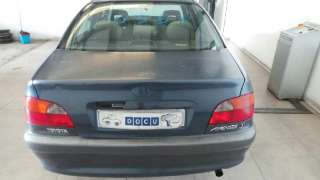 toyota avensis berlina (t 22) 1997-2003 del año 2000