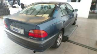 toyota avensis berlina (t 22) 1997-2003 del año 2000