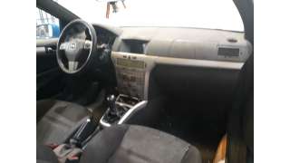 opel astra gtc 2004-2008 del año 2005