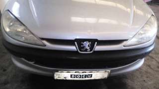 peugeot 206 berlina 1998-2010 del año 1999