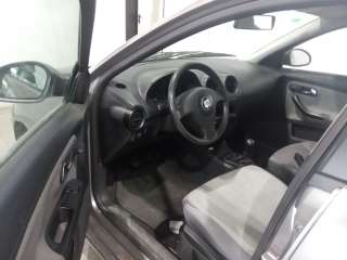 seat ibiza (6l1) 2001-2009 del año 2003
