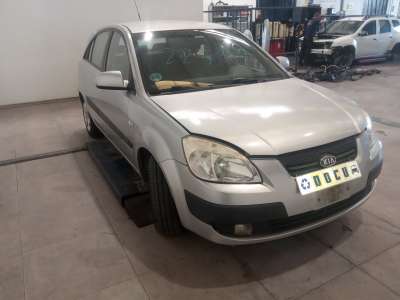 kia rio 2005-2012 del año 2008