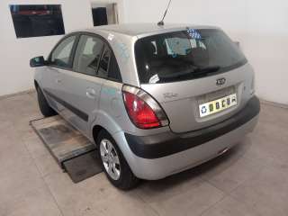 kia rio 2005-2012 del año 2008