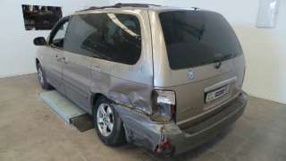 kia carnival ii 2001-2006 del año 2003