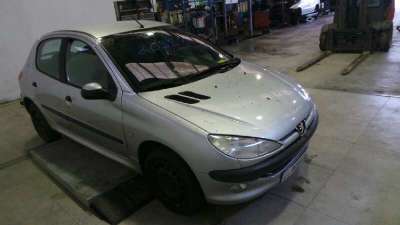 peugeot 206 berlina 1998-2010 del año 2000