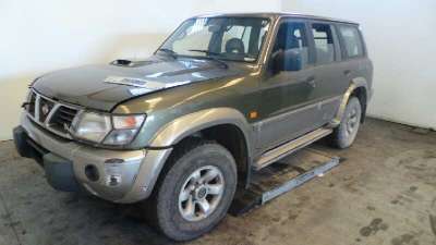 nissan patrol gr (y61) 1997-2016 del año 2000