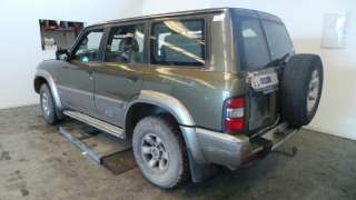 nissan patrol gr (y61) 1997-2016 del año 2000