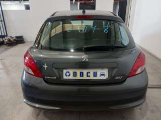 peugeot 207 2006-2012 del año 2010