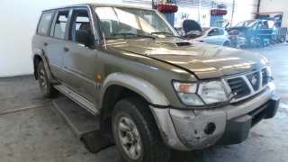 nissan patrol gr (y61) 1997-2016 del año 2000