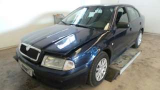 skoda octavia berlina (1u2) 1997-1998 del año 2000