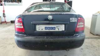 skoda octavia berlina (1u2) 1997-1998 del año 2000