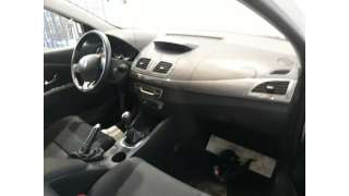 renault megane iii berlina 5 p 2008-2016 del año 2015