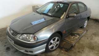 toyota avensis berlina (t 22) 1997-2003 del año 2001