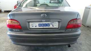 toyota avensis berlina (t 22) 1997-2003 del año 2001