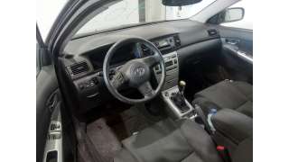 toyota corolla (e12) 2001-2007 del año 2005