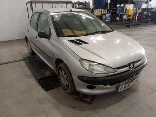 peugeot 206 berlina 1998-2010 del año 2000
