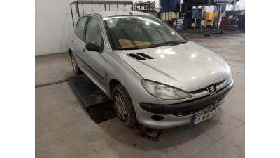 peugeot 206 berlina 1998-2010 del año 2000