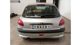 peugeot 206 berlina 1998-2010 del año 2000