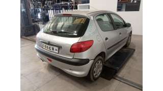 peugeot 206 berlina 1998-2010 del año 2000