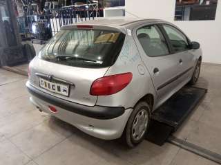 peugeot 206 berlina 1998-2010 del año 2000
