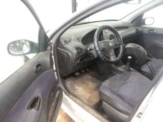 peugeot 206 berlina 1998-2010 del año 2000