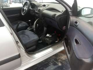 peugeot 206 berlina 1998-2010 del año 2000