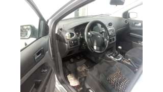 ford focus berlina (cap) 2004-2007 del año 2005