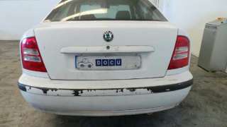 skoda octavia berlina (1u2) 1997-1998 del año 2000