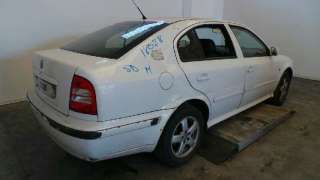 skoda octavia berlina (1u2) 1997-1998 del año 2000