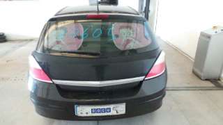 opel astra h berlina 2004-2007 del año 2005