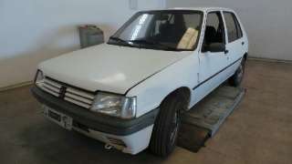 peugeot 205 berlina 1983-1998 del año 1994